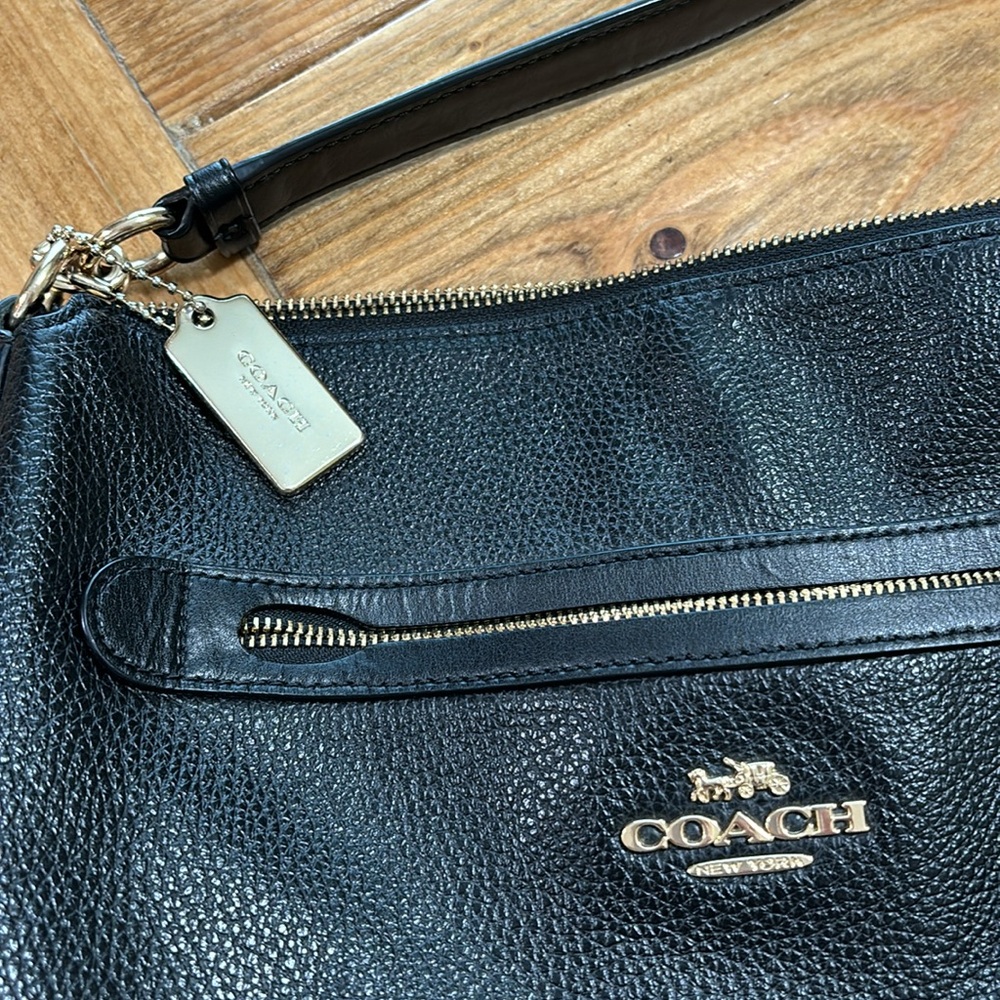 Coach purse - Picture 4 of 5